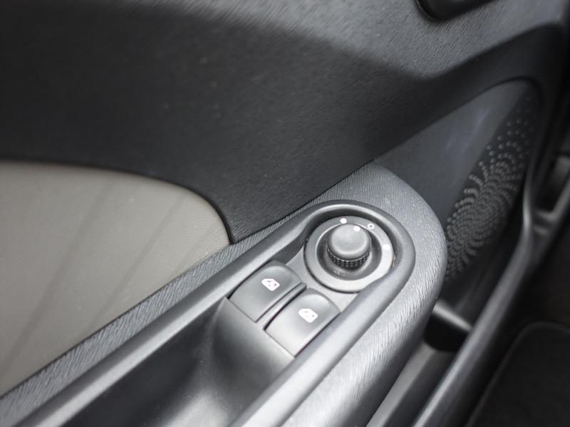 RENAULT Twingo 1.2 16V 75pk ECO² Collection APK 2-2027 AIRCO ELKTR RAMEN RADIO 