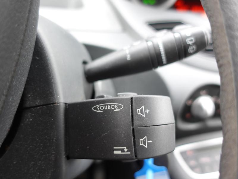 RENAULT Twingo 1.2 16V 75pk ECO² Collection APK 2-2027 AIRCO ELKTR RAMEN RADIO 