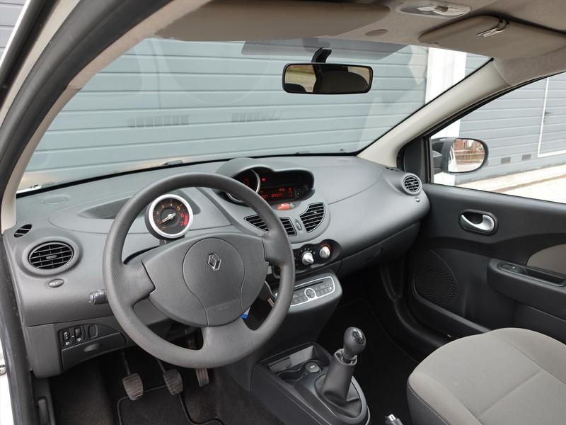 RENAULT Twingo 1.2 16V 75pk ECO² Collection APK 2-2027 AIRCO ELKTR RAMEN RADIO 