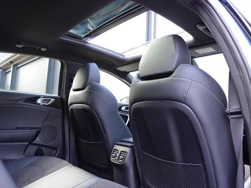 Kia Proceed 1.4 T-GDi 140pk GT-Line RIJKLAAR 1e EIGENAAR PANO STOEL/STUUR VERWARMING CARPLAY CAMERA CRUISE