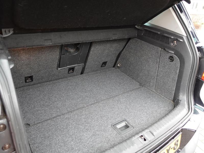 Volkswagen Tiguan 1.4 TSI 150pk Sport & Style RIJKLAARPRIJS NAP 1E EIGENAAR LEDER CRUISE PDC NAVI 