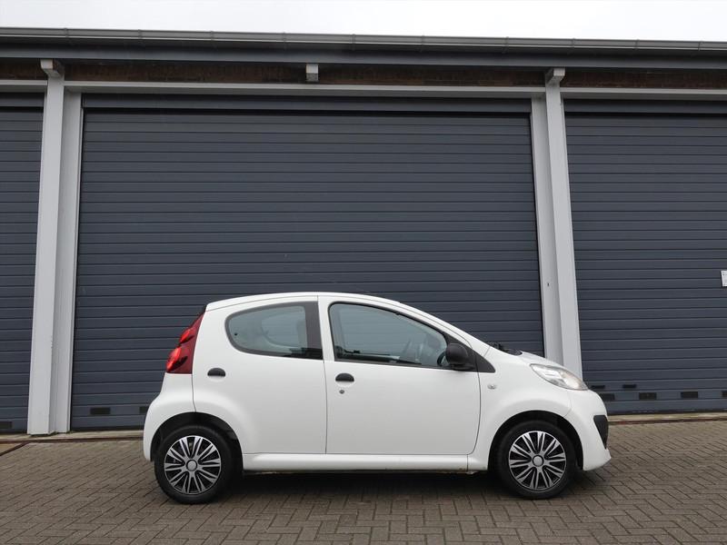 PEUGEOT 107 1.0 68PK 5D APK 02-2027 AIRCO RADIO 