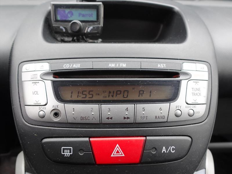 PEUGEOT 107 1.0 68PK 5D APK 02-2027 AIRCO RADIO 