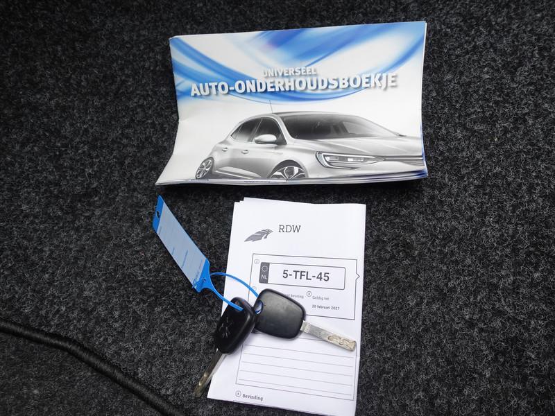 PEUGEOT 107 1.0 68PK 5D APK 02-2027 AIRCO RADIO 