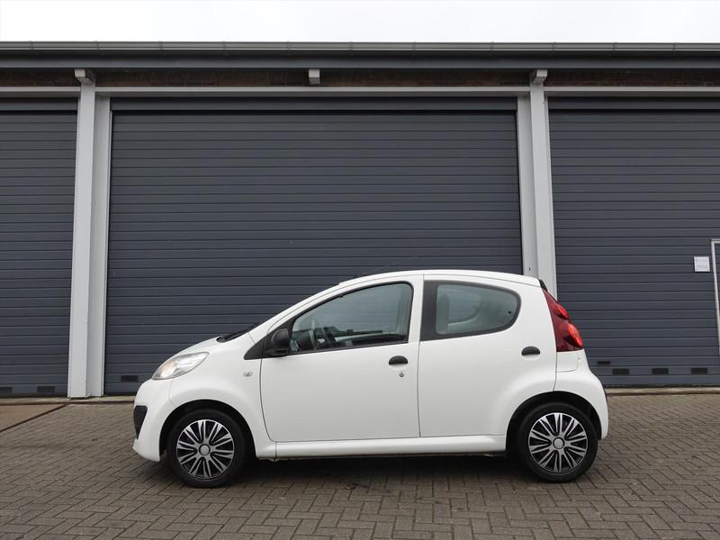 PEUGEOT 107 1.0 68PK 5D APK 02-2027 AIRCO RADIO 