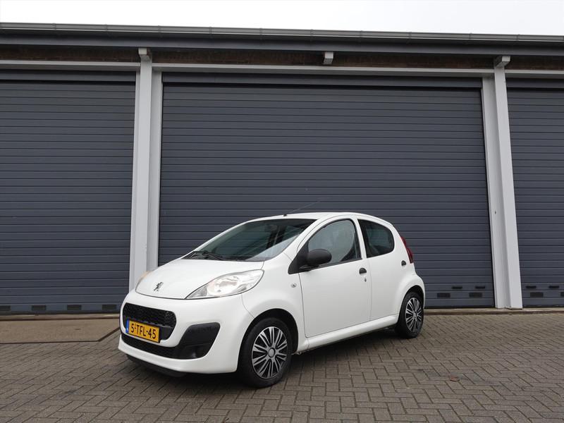 PEUGEOT 107 1.0 68PK 5D APK 02-2027 AIRCO RADIO 