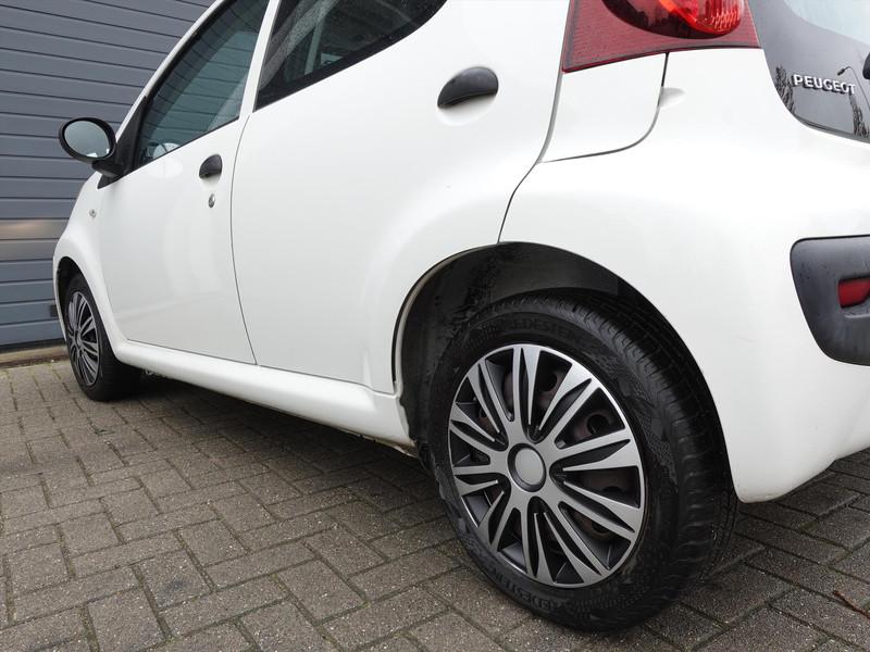 PEUGEOT 107 1.0 68PK 5D APK 02-2027 AIRCO RADIO 