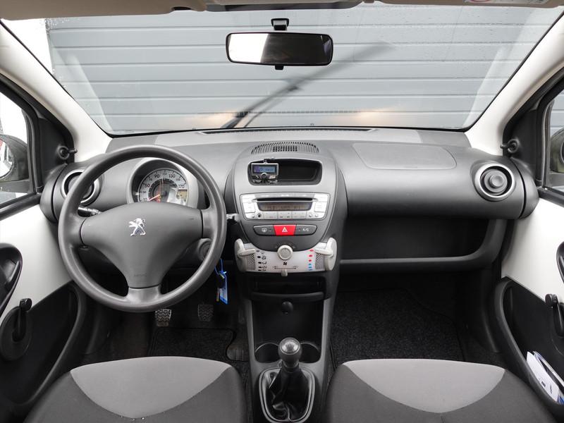 PEUGEOT 107 1.0 68PK 5D APK 02-2027 AIRCO RADIO 