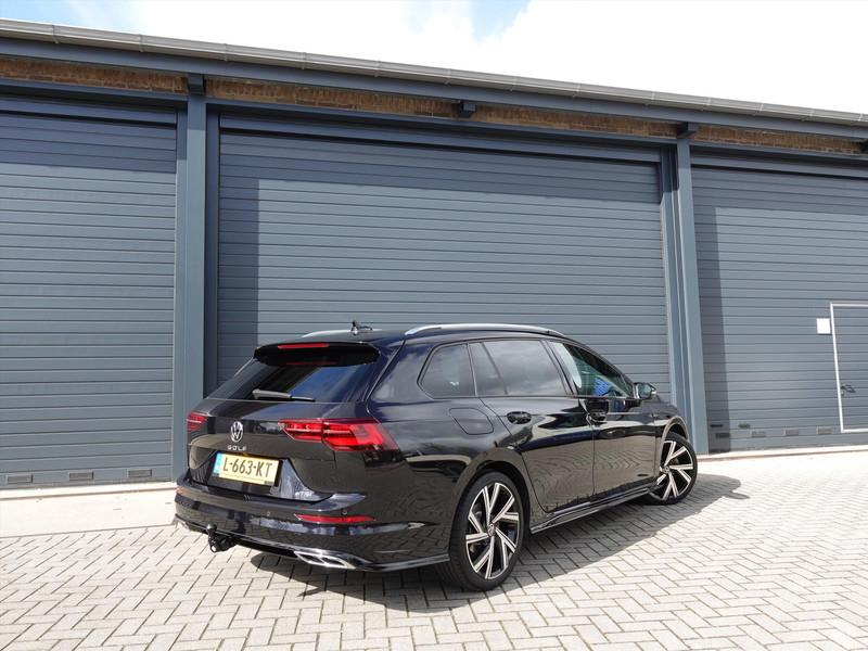 VOLKSWAGEN Golf Variant 1.5 eTSI 150pk DSG-7 R-Line Business RIJKLAAR IQ LED ELEKTR TREKHAAK HARMAN KARDON  WINTERPAKET BLINDSPOT PARK ASSIST