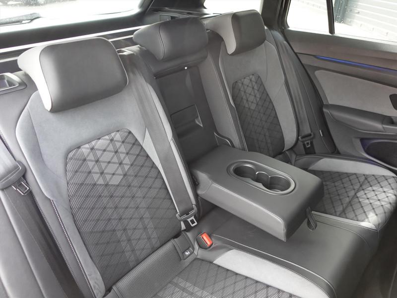 VOLKSWAGEN Golf Variant 1.5 eTSI 150pk DSG-7 R-Line Business RIJKLAAR IQ LED ELEKTR TREKHAAK HARMAN KARDON  WINTERPAKET BLINDSPOT PARK ASSIST