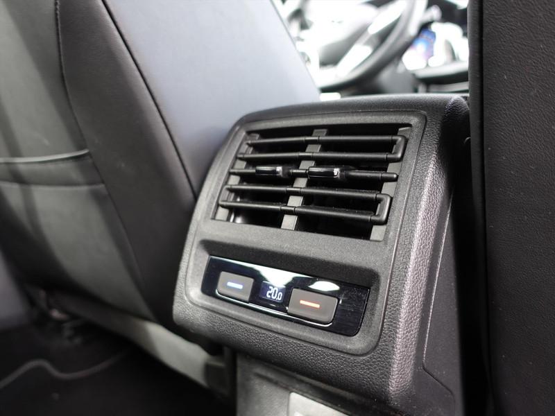 VOLKSWAGEN Golf Variant 1.5 eTSI 150pk DSG-7 R-Line Business RIJKLAAR IQ LED ELEKTR TREKHAAK HARMAN KARDON  WINTERPAKET BLINDSPOT PARK ASSIST