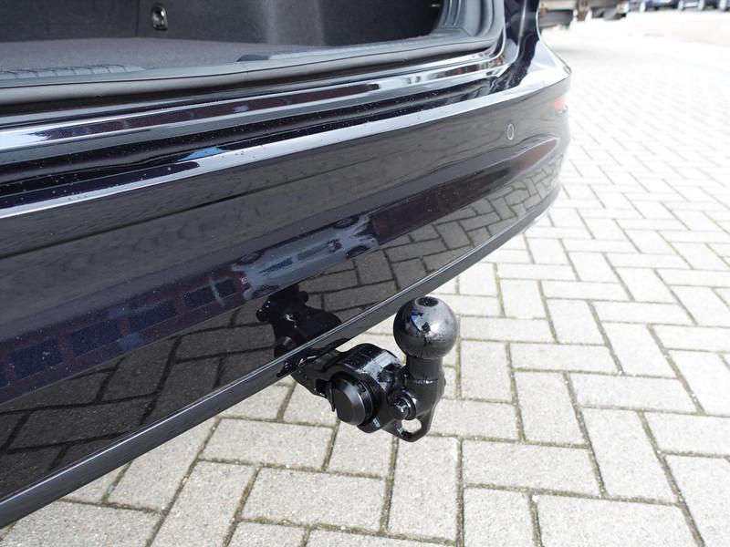 VOLKSWAGEN Golf Variant 1.5 eTSI 150pk DSG-7 R-Line Business RIJKLAAR IQ LED ELEKTR TREKHAAK HARMAN KARDON  WINTERPAKET BLINDSPOT PARK ASSIST