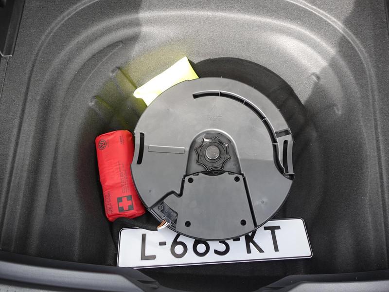 VOLKSWAGEN Golf Variant 1.5 eTSI 150pk DSG-7 R-Line Business RIJKLAAR IQ LED ELEKTR TREKHAAK HARMAN KARDON  WINTERPAKET BLINDSPOT PARK ASSIST