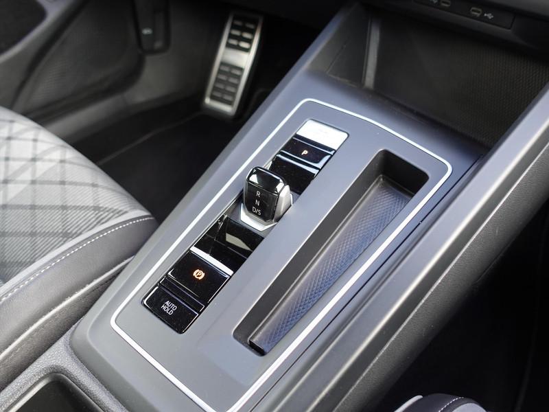 VOLKSWAGEN Golf Variant 1.5 eTSI 150pk DSG-7 R-Line Business RIJKLAAR IQ LED ELEKTR TREKHAAK HARMAN KARDON  WINTERPAKET BLINDSPOT PARK ASSIST