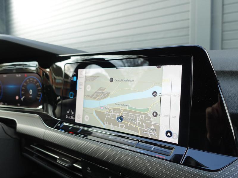 VOLKSWAGEN Golf Variant 1.5 eTSI 150pk DSG-7 R-Line Business RIJKLAAR IQ LED ELEKTR TREKHAAK HARMAN KARDON  WINTERPAKET BLINDSPOT PARK ASSIST