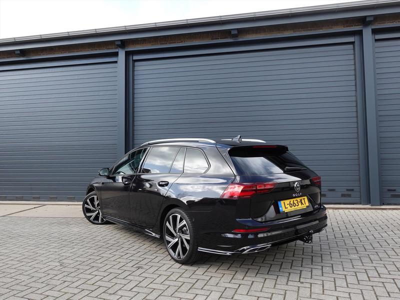 VOLKSWAGEN Golf Variant 1.5 eTSI 150pk DSG-7 R-Line Business RIJKLAAR IQ LED ELEKTR TREKHAAK HARMAN KARDON  WINTERPAKET BLINDSPOT PARK ASSIST