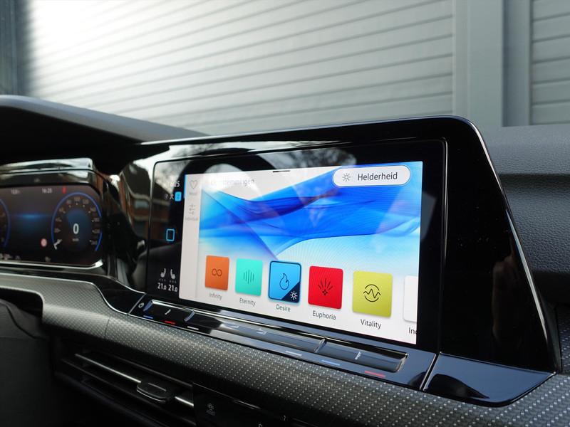 VOLKSWAGEN Golf Variant 1.5 eTSI 150pk DSG-7 R-Line Business RIJKLAAR IQ LED ELEKTR TREKHAAK HARMAN KARDON  WINTERPAKET BLINDSPOT PARK ASSIST