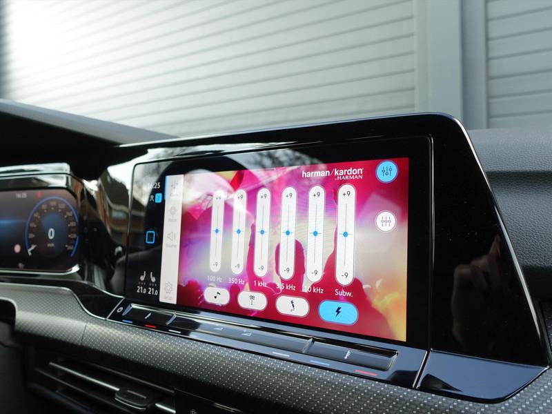 VOLKSWAGEN Golf Variant 1.5 eTSI 150pk DSG-7 R-Line Business RIJKLAAR IQ LED ELEKTR TREKHAAK HARMAN KARDON  WINTERPAKET BLINDSPOT PARK ASSIST