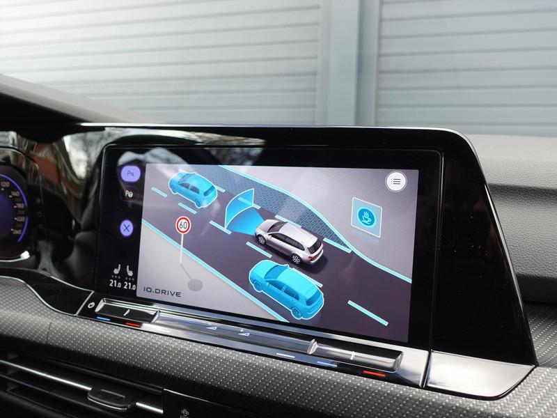 VOLKSWAGEN Golf Variant 1.5 eTSI 150pk DSG-7 R-Line Business RIJKLAAR IQ LED ELEKTR TREKHAAK HARMAN KARDON  WINTERPAKET BLINDSPOT PARK ASSIST