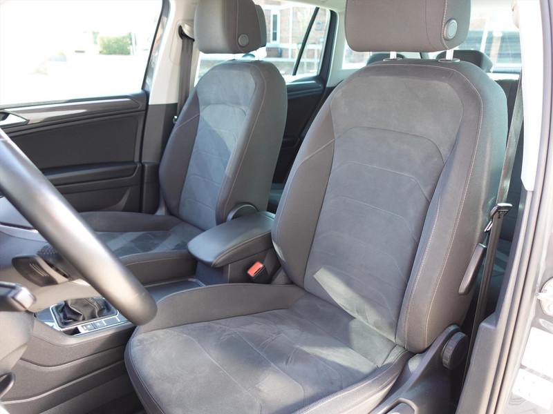 VOLKSWAGEN Tiguan 1.4 TSI eHybrid 245pk DSG Elegance RIJKLAAR PANO IQ LIGHT KEYLESS PARK ASSIST SFEER VERLICHTING