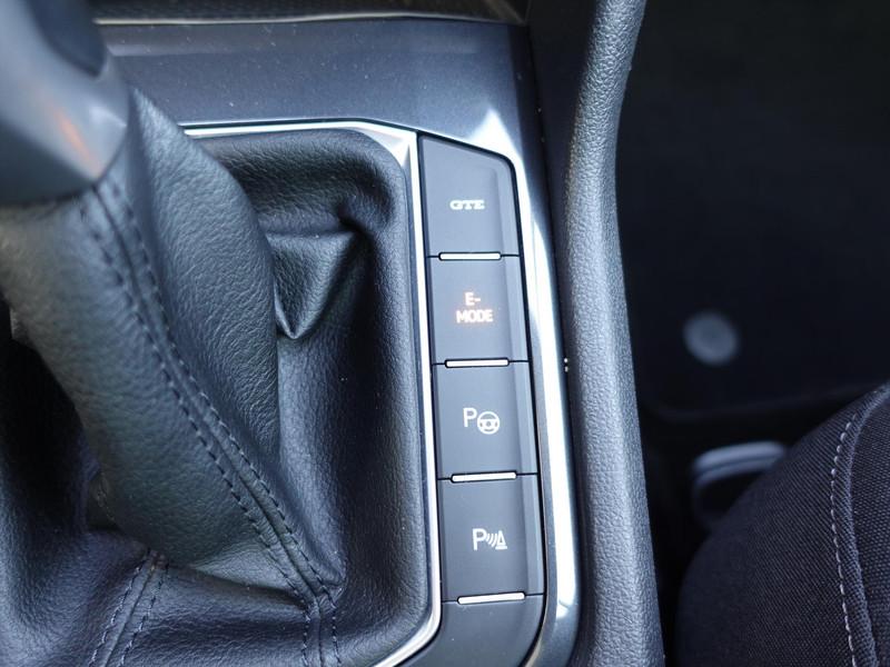 VOLKSWAGEN Tiguan 1.4 TSI eHybrid 245pk DSG Elegance RIJKLAAR PANO IQ LIGHT KEYLESS PARK ASSIST SFEER VERLICHTING