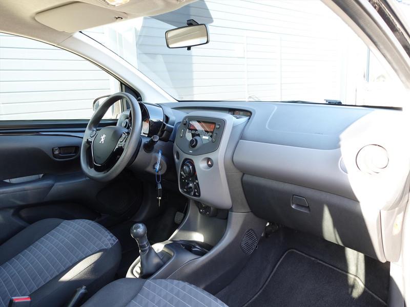 PEUGEOT 108 1.0 e-VTi 72pk 5D Active RIJKLAAR ALL SEASON AIRCO DAB+ BT AUDIO ELKTR RAMEN 