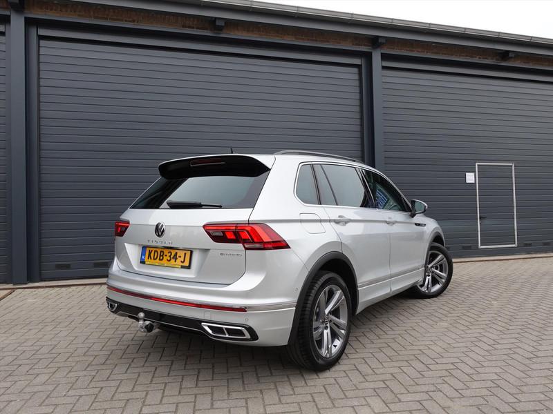 VOLKSWAGEN Tiguan 1.4 TSI eHybrid 245pk DSG R-Line Business+ TREKHAAK IQ LED IQ DRIVE BLIND SPOT PARK ASSIST CARPLAY