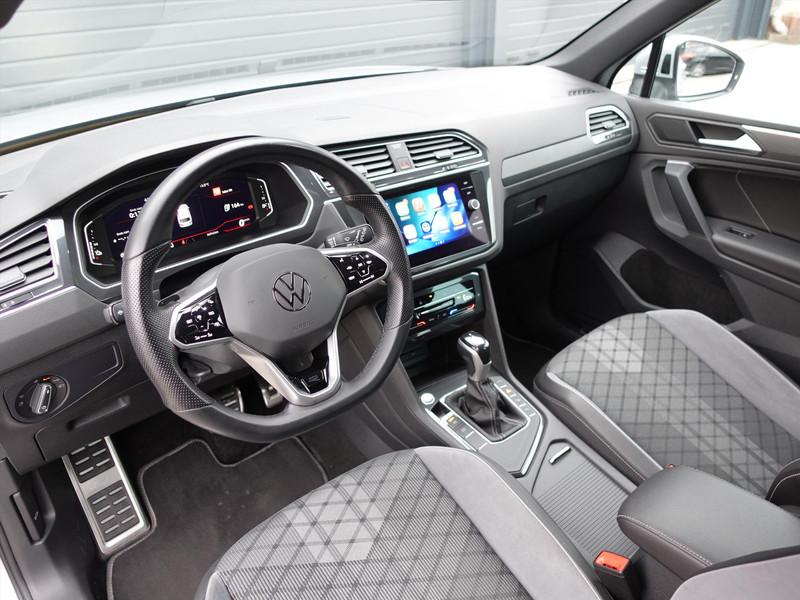 VOLKSWAGEN Tiguan 1.4 TSI eHybrid 245pk DSG R-Line Business+ TREKHAAK IQ LED IQ DRIVE BLIND SPOT PARK ASSIST CARPLAY