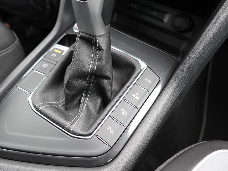 VOLKSWAGEN Tiguan 1.4 TSI eHybrid 245pk DSG R-Line Business+ TREKHAAK IQ LED IQ DRIVE BLIND SPOT PARK ASSIST CARPLAY