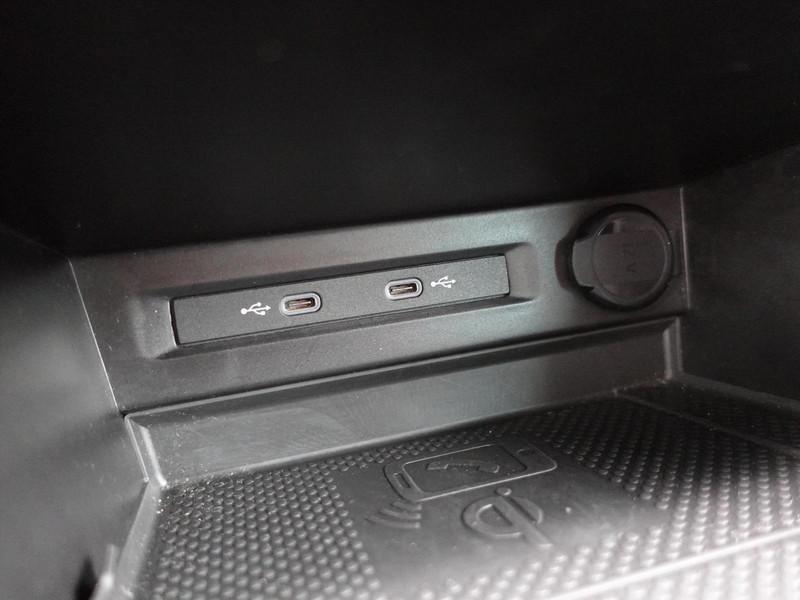 VOLKSWAGEN Tiguan 1.4 TSI eHybrid 245pk DSG R-Line Business+ TREKHAAK IQ LED IQ DRIVE BLIND SPOT PARK ASSIST CARPLAY