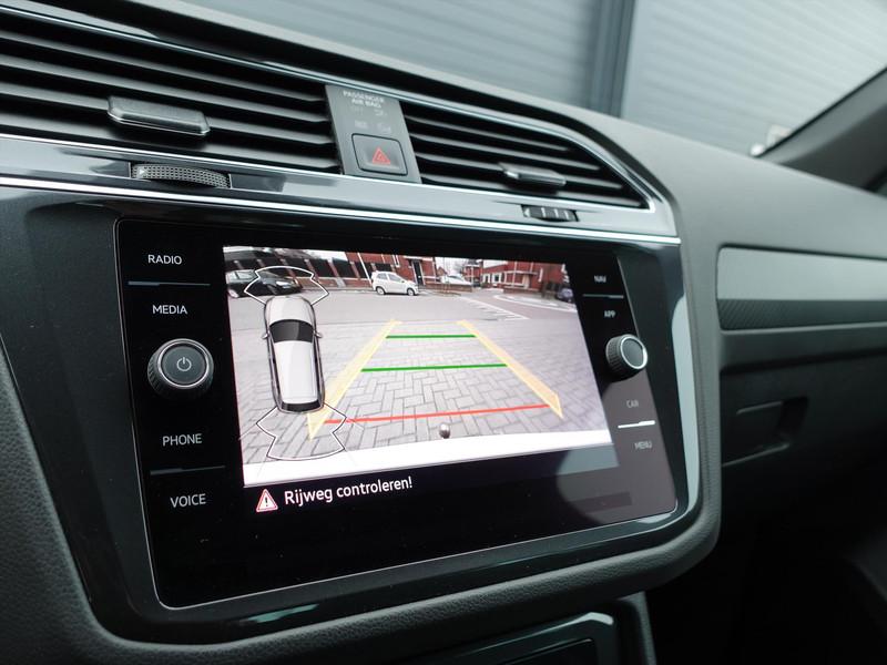VOLKSWAGEN Tiguan 1.4 TSI eHybrid 245pk DSG R-Line Business+ TREKHAAK IQ LED IQ DRIVE BLIND SPOT PARK ASSIST CARPLAY