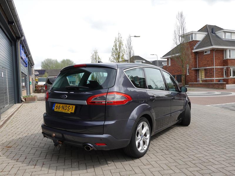 Ford S-Max 2.0 16V  EcoBoost 203PK PowerShift 5 persoons RIJKLAAR KEYLESS ENTRY/START CLIMA CRUISE VOORRUITVERWARMING NAVI  