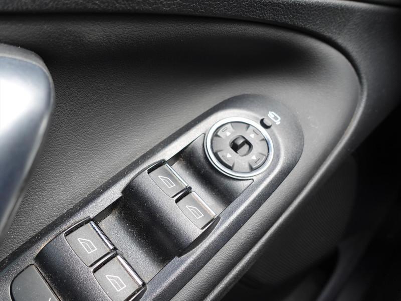 Ford S-Max 2.0 16V  EcoBoost 203PK PowerShift 5 persoons RIJKLAAR KEYLESS ENTRY/START CLIMA CRUISE VOORRUITVERWARMING NAVI  