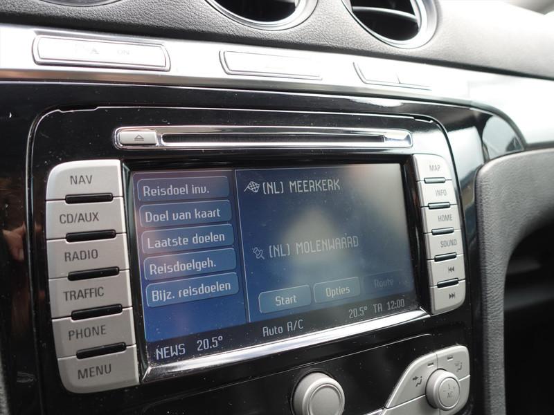 Ford S-Max 2.0 16V  EcoBoost 203PK PowerShift 5 persoons RIJKLAAR KEYLESS ENTRY/START CLIMA CRUISE VOORRUITVERWARMING NAVI  