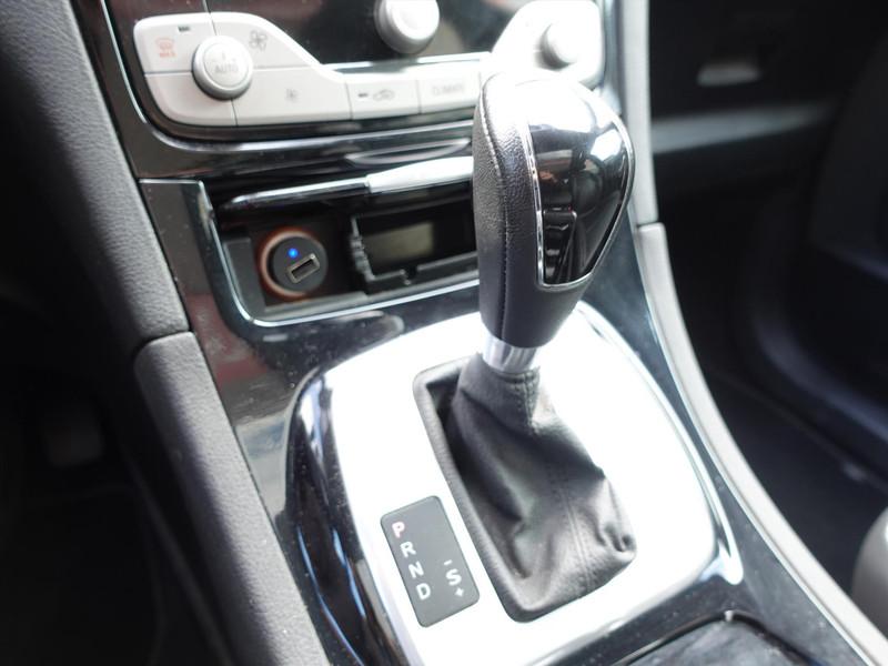 Ford S-Max 2.0 16V  EcoBoost 203PK PowerShift 5 persoons RIJKLAAR KEYLESS ENTRY/START CLIMA CRUISE VOORRUITVERWARMING NAVI  