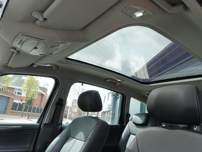 Ford S-Max 2.0 16V  EcoBoost 203PK PowerShift 5 persoons RIJKLAAR KEYLESS ENTRY/START CLIMA CRUISE VOORRUITVERWARMING NAVI  