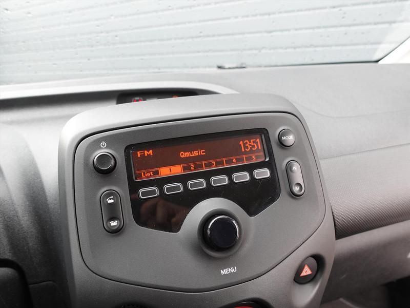 Toyota Aygo 1.0 VVT-i 72pk 5D x-fun CRUISE AIRCO BT/DAB+ AUDIO 