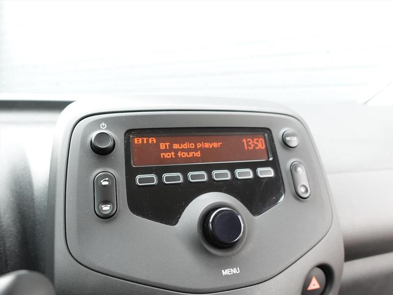 Toyota Aygo 1.0 VVT-i 72pk 5D x-fun CRUISE AIRCO BT/DAB+ AUDIO 