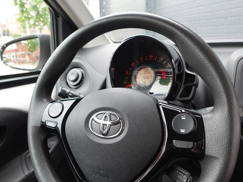 Toyota Aygo 1.0 VVT-i 72pk 5D x-fun CRUISE AIRCO BT/DAB+ AUDIO 