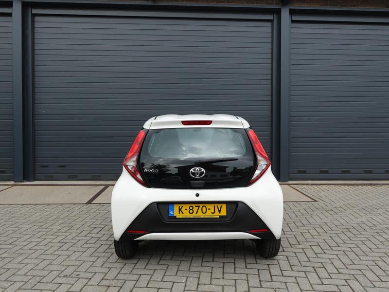 Toyota Aygo 1.0 VVT-i 72pk 5D x-fun CRUISE AIRCO BT/DAB+ AUDIO 