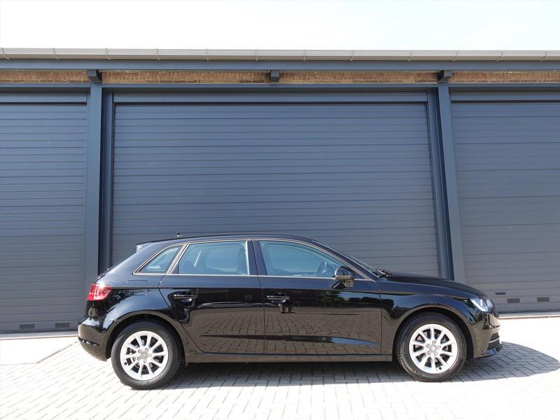 AUDI A3 1.2 TFSI 110pk Pro Line PDC/STOELVERWARMING/CRUISE/NAVI