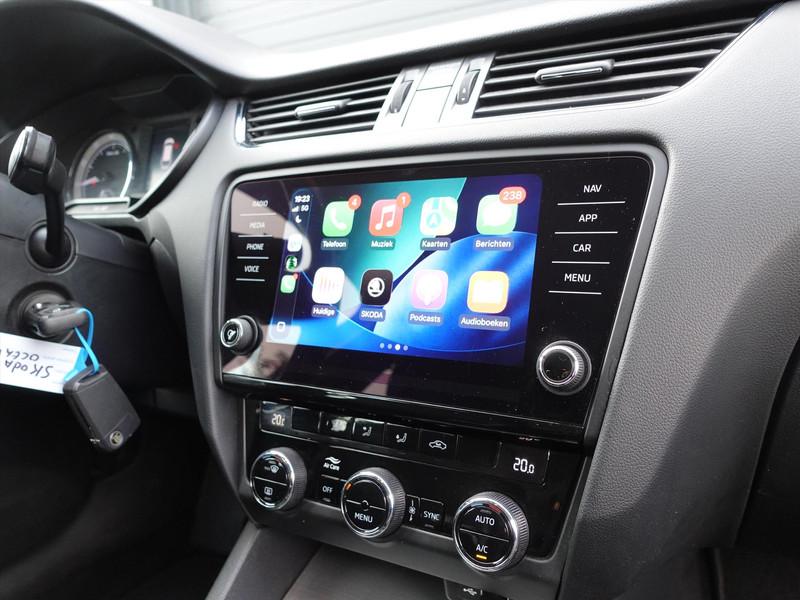 SKODA Octavia Combi 1.0 TSI 115pk RIJKLAAR TREKHAAK CARPLAY CLIMA PDC CRUISE 