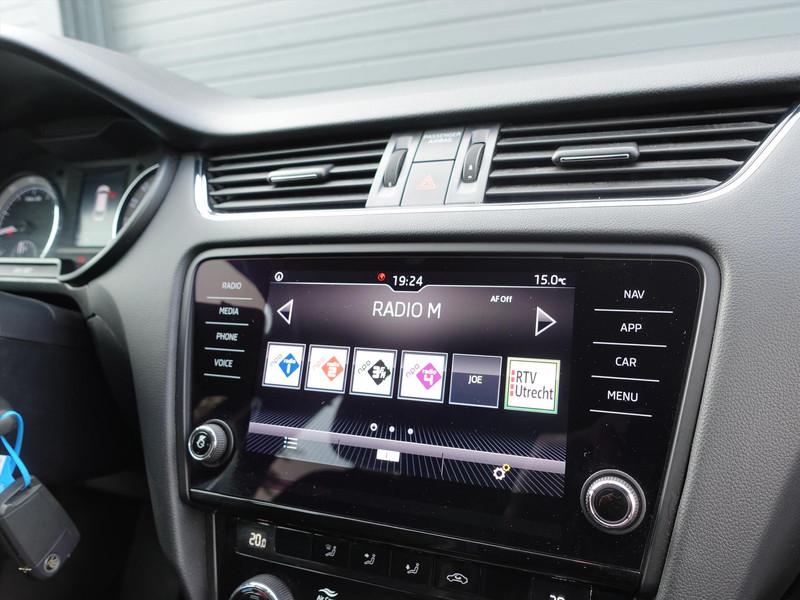 SKODA Octavia Combi 1.0 TSI 115pk RIJKLAAR TREKHAAK CARPLAY CLIMA PDC CRUISE 