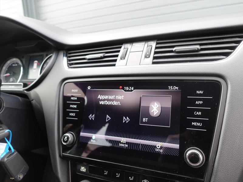 SKODA Octavia Combi 1.0 TSI 115pk RIJKLAAR TREKHAAK CARPLAY CLIMA PDC CRUISE 