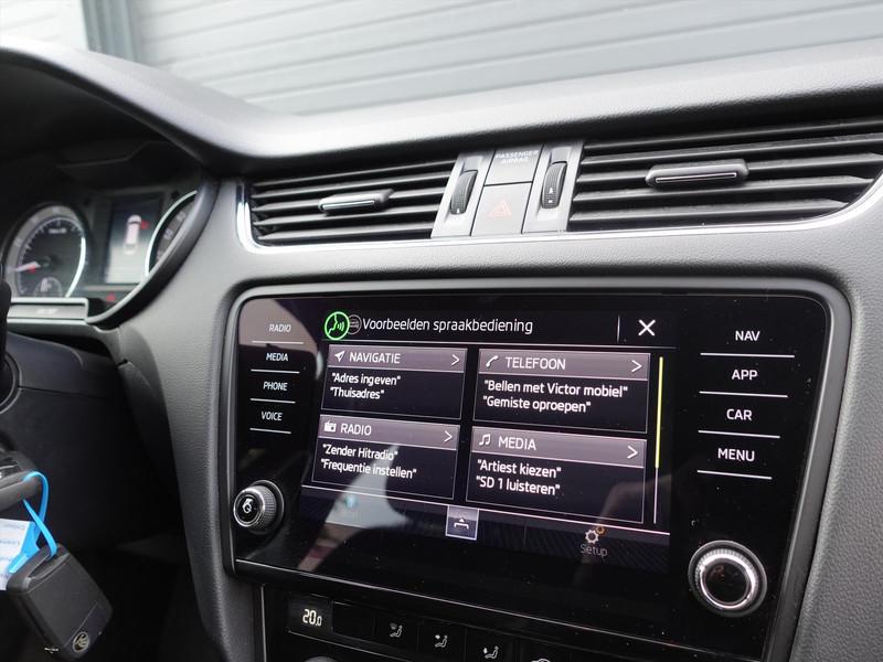 SKODA Octavia Combi 1.0 TSI 115pk RIJKLAAR TREKHAAK CARPLAY CLIMA PDC CRUISE 