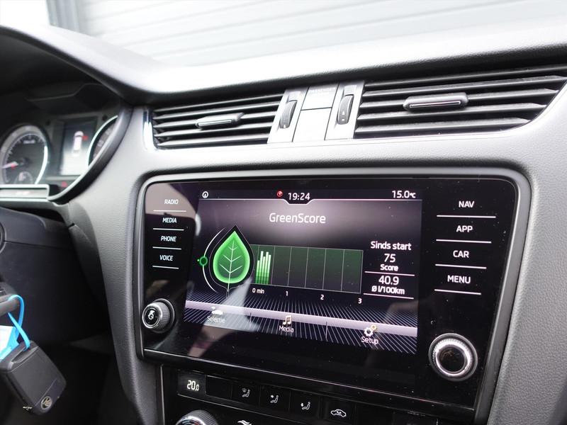 SKODA Octavia Combi 1.0 TSI 115pk RIJKLAAR TREKHAAK CARPLAY CLIMA PDC CRUISE 