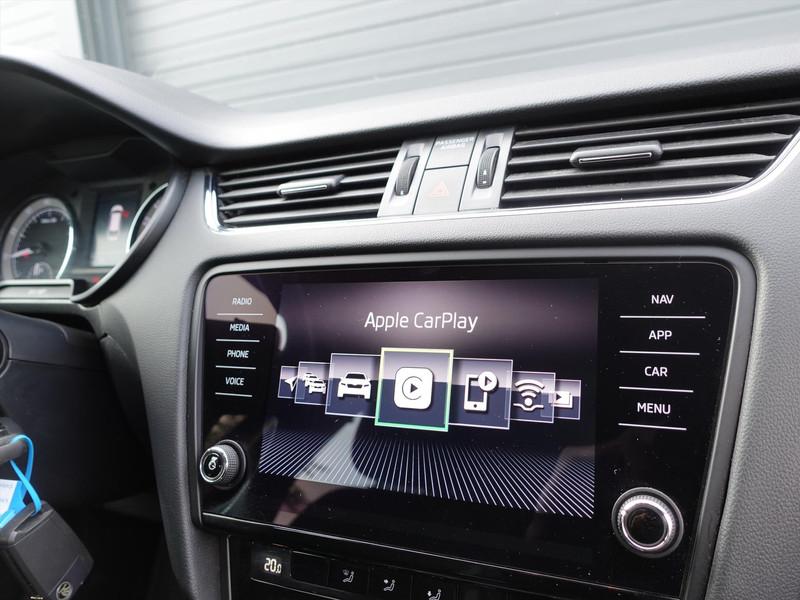 SKODA Octavia Combi 1.0 TSI 115pk RIJKLAAR TREKHAAK CARPLAY CLIMA PDC CRUISE 