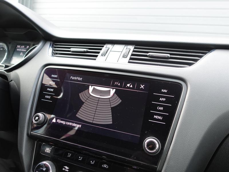 SKODA Octavia Combi 1.0 TSI 115pk RIJKLAAR TREKHAAK CARPLAY CLIMA PDC CRUISE 