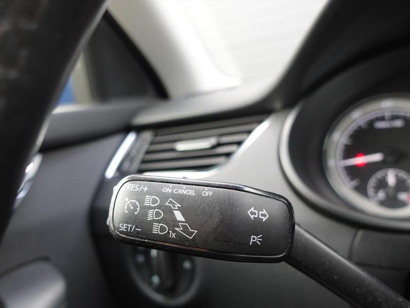 SKODA Octavia Combi 1.0 TSI 115pk RIJKLAAR TREKHAAK CARPLAY CLIMA PDC CRUISE 