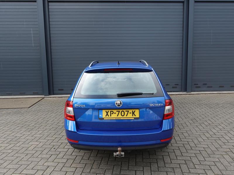 SKODA Octavia Combi 1.0 TSI 115pk RIJKLAAR TREKHAAK CARPLAY CLIMA PDC CRUISE 